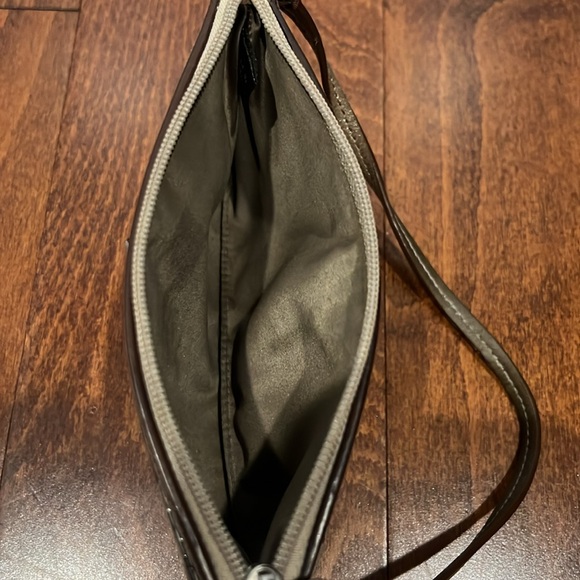 Vintage Coach logo wristlet - Picture 4 of 4